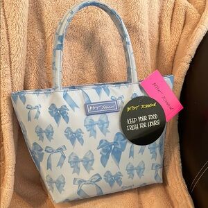 Betsey Johnson Blue Bow Pattern Lunch Bag